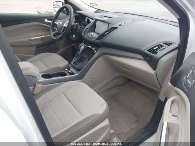 1FMCU0GX4EUC84586 Ford ESCAPE SE