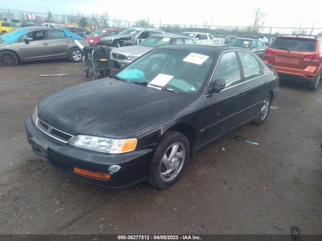 1996 HONDA ACCORD LX/EX VIN: 1HGCD5635TA148127
