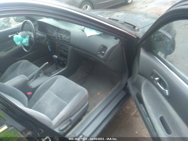 1996 HONDA ACCORD LX/EX VIN: 1HGCD5635TA148127