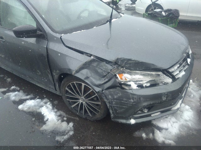2015 VOLKSWAGEN JETTA SEDAN 1.8T SPORT VIN: 3VWD17AJ2FM320468