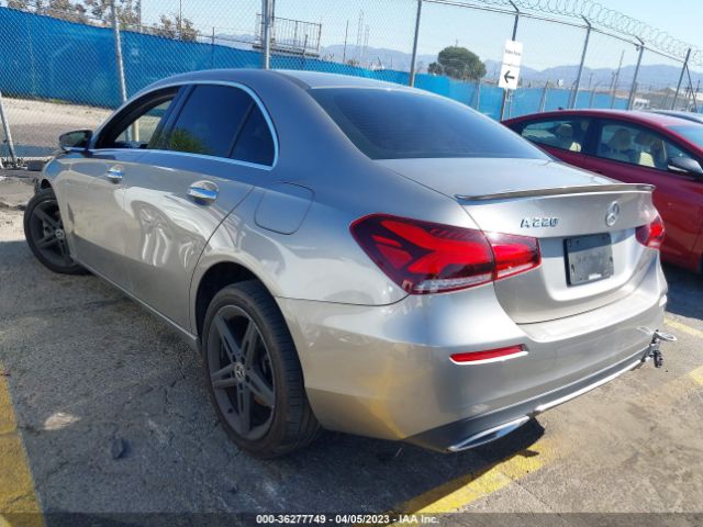WDD3G4EB2KW021853 Mercedes-Benz A-class A 220