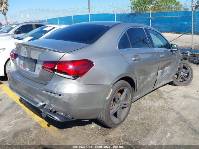 WDD3G4EB2KW021853 Mercedes-Benz A-class A 220