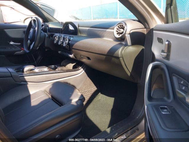 WDD3G4EB2KW021853 Mercedes-Benz A-class A 220