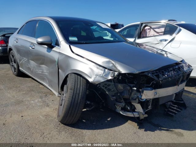 WDD3G4EB2KW021853 Mercedes-Benz A-class A 220