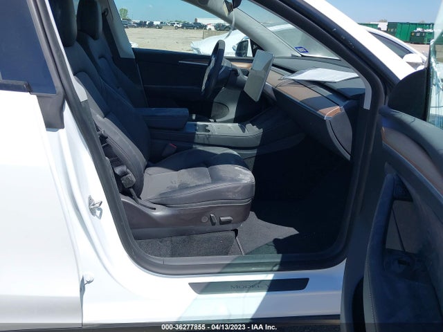 Tesla Model Y Long Range 2022 7SAYGAEE0NF569032 Image 6