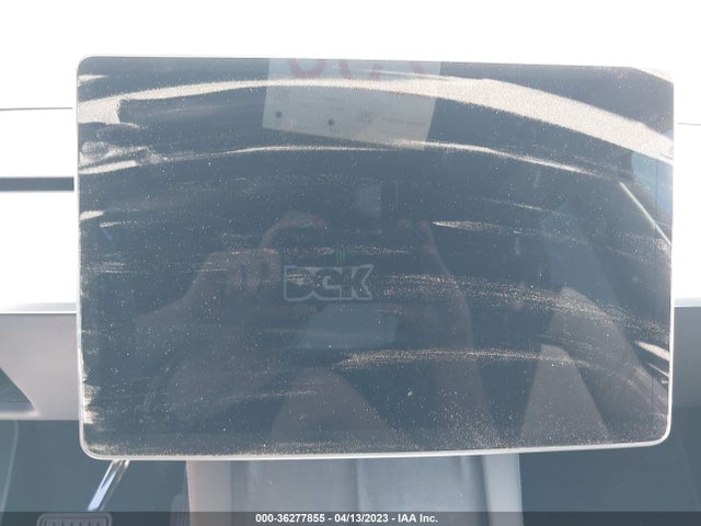 Tesla Model Y Long Range 2022 7SAYGAEE0NF569032 Image 8