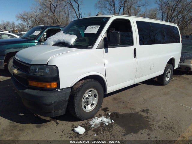 Chevrolet Express Passenger Ls 2018 1GAWGEFG1J1221876 Image 2