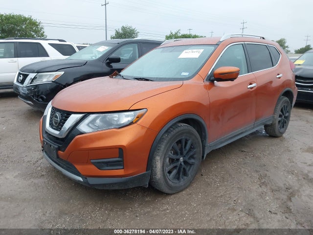 Nissan ROGUE SV 2018 5N1AT2MTXJC839869 Image 2