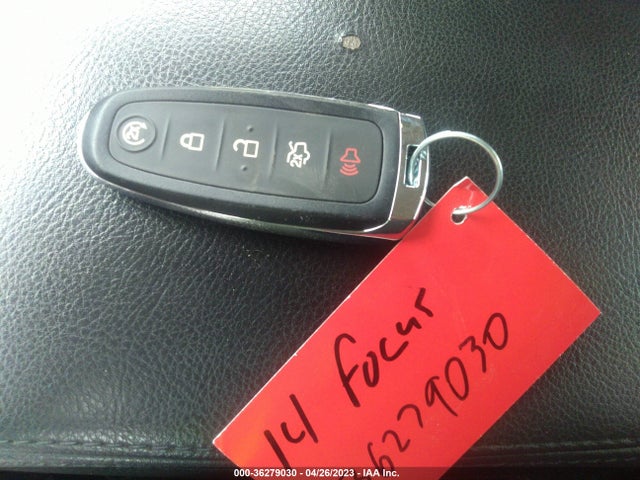 2014 FORD FOCUS TITANIUM VIN: 1FADP3J2XEL237718