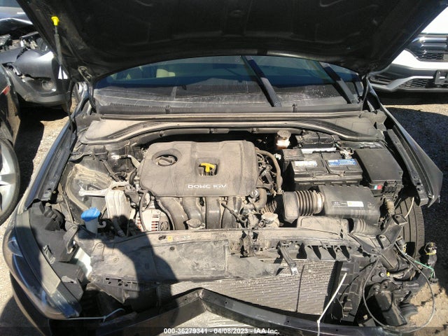 2018 HYUNDAI ELANTRA SEL VIN: 5NPD84LF4JH217556