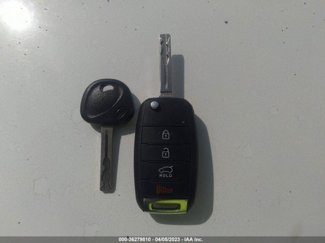 KIA SOUL + 2014 KNDJP3A5XE7042816 Image 3
