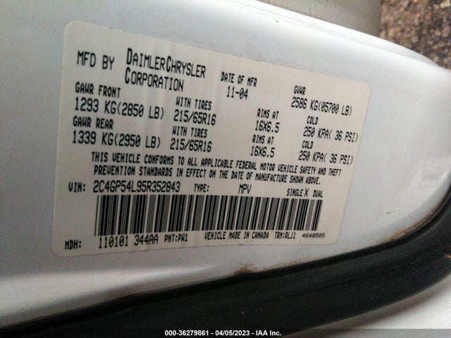 2005 CHRYSLER TOWN & COUNTRY TOURING VIN: 2C4GP54L95R352843