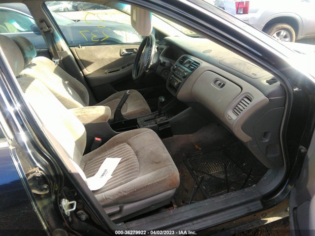 1998 HONDA ACCORD SDN LX VIN: 1HGCG5643WA050881