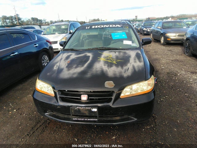 1998 HONDA ACCORD SDN LX VIN: 1HGCG5643WA050881