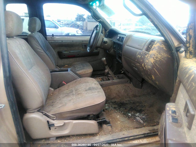 2000 TOYOTA TACOMA VIN: 4TAWN72N5YZ659677