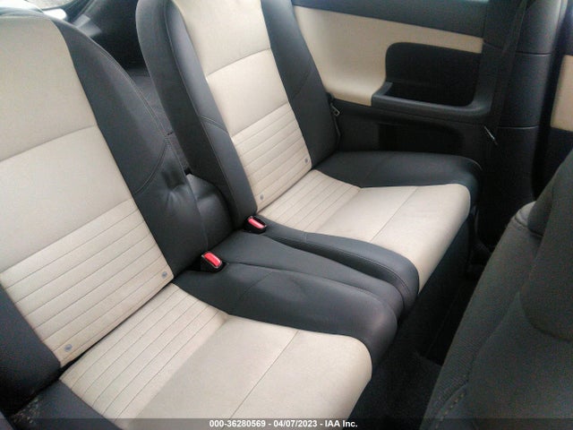 2011 VOLVO C30 VIN: YV1672MKXB2211107