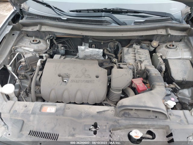 JA4AD3A30EZ010317 Mitsubishi Outlander Se