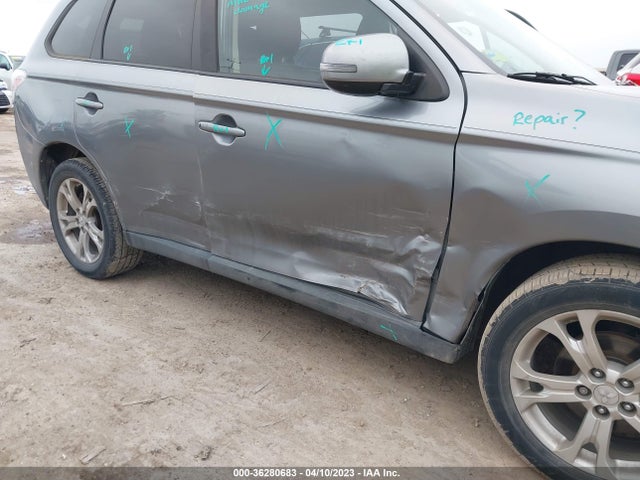 JA4AD3A30EZ010317 Mitsubishi Outlander Se