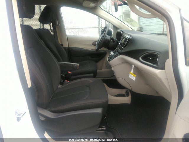 2C4RC1CG2LR118932 Chrysler Voyager Lx