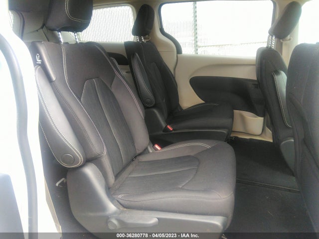 2C4RC1CG2LR118932 Chrysler Voyager Lx