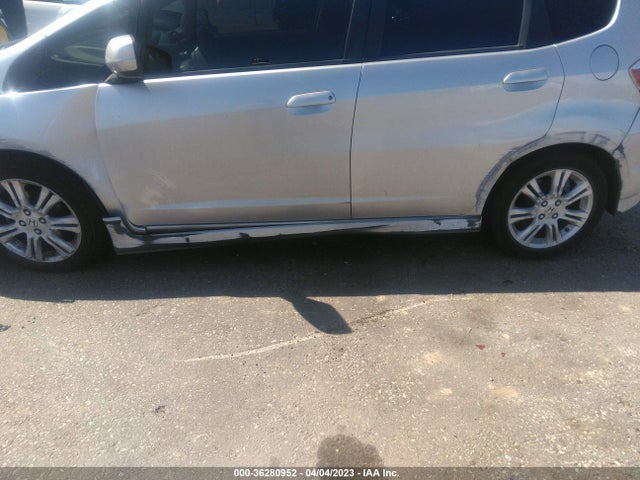 2011 HONDA FIT SPORT VIN: JHMGE8H59BC016891