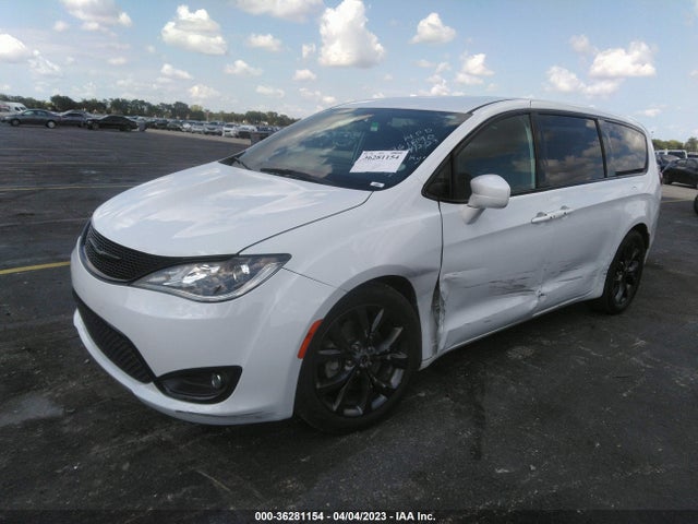 Chrysler Pacifica Touring Plus 2018 2C4RC1FG9JR361890 Image 2