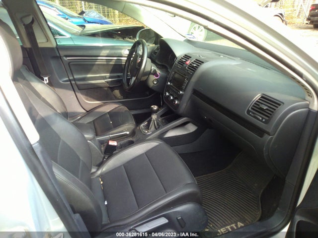 2010 VOLKSWAGEN JETTA SEDAN TDI VIN: 3VWAL7AJ2AM179326