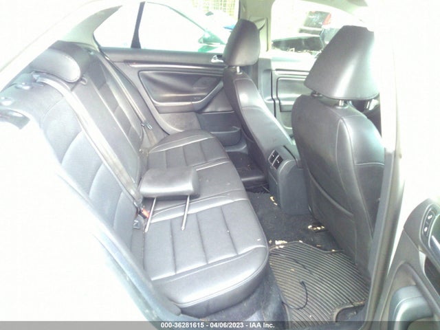 2010 VOLKSWAGEN JETTA SEDAN TDI VIN: 3VWAL7AJ2AM179326