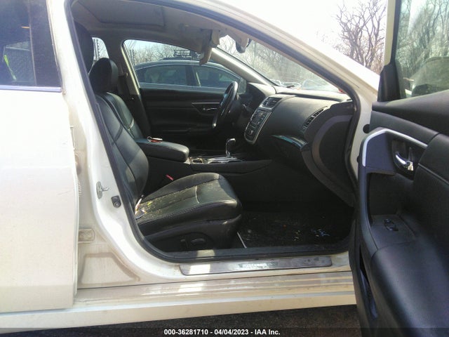 2016 Nissan Altima, VIN: 1N4AL3AP3GC137585