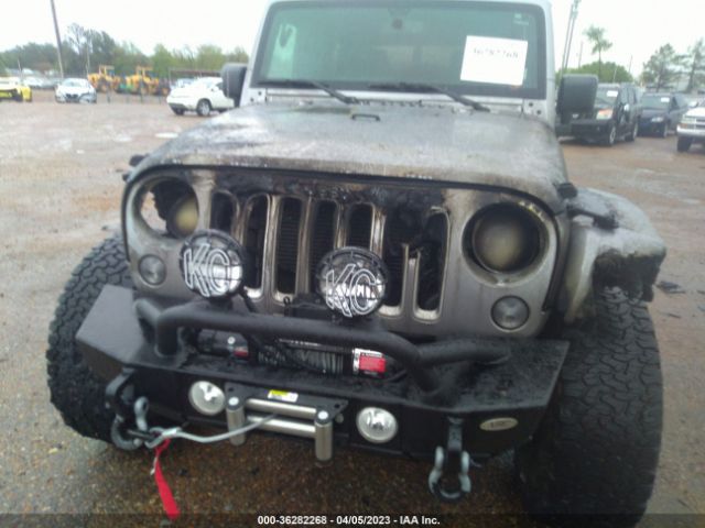 1C4BJWEG2GL242232 Jeep Wrangler Unlimited Sahara