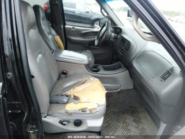 2002 FORD EXPEDITION XLT VIN: 1FMRU15L12LA74349