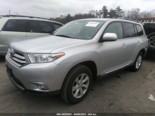 2011 TOYOTA HIGHLANDER BASE/SE VIN: 5TDBK3EH5BS071827