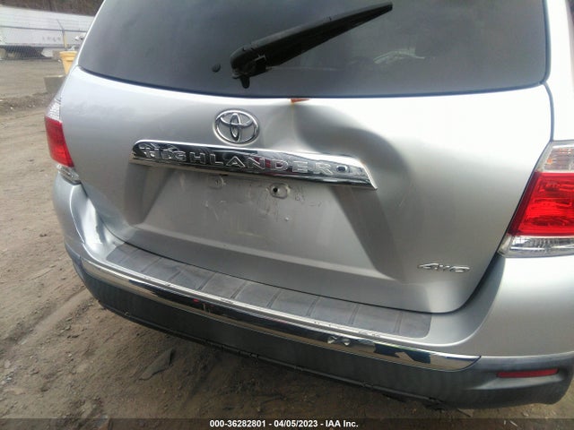 2011 TOYOTA HIGHLANDER BASE/SE VIN: 5TDBK3EH5BS071827