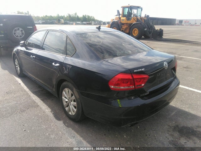 1VWAT7A30FC049071 Volkswagen Passat 1.8t Wolfsburg Ed