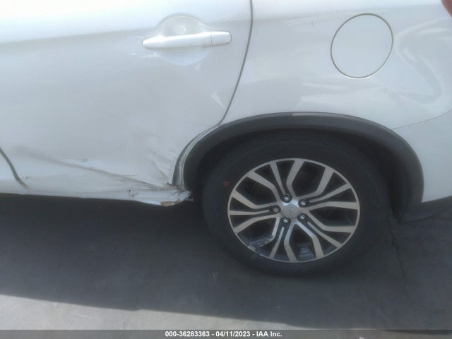 JA4AP3AU1JZ008778 Mitsubishi Outlander Sport 2.0