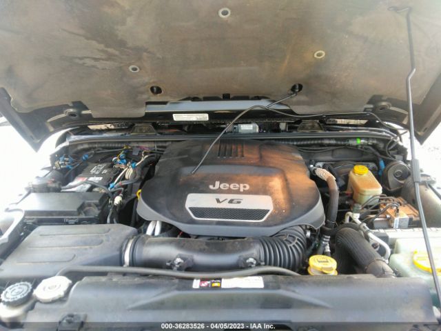 1C4BJWEG5EL272709 Jeep Wrangler Unlimited Sahara