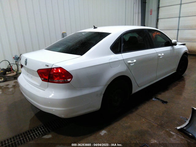 1VWAS7A32FC081104 Volkswagen Passat 1.8t S