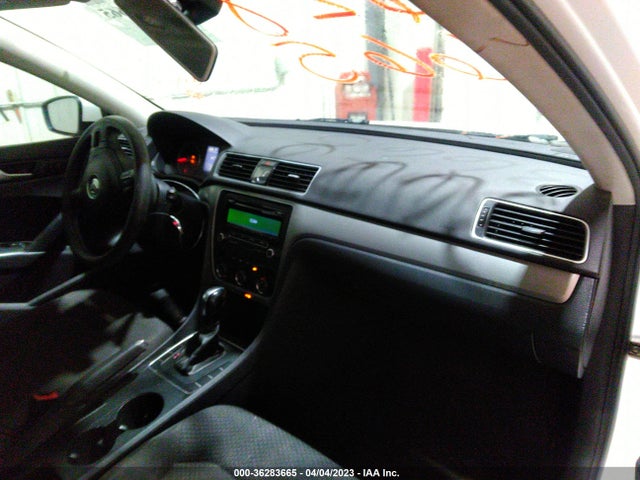 1VWAS7A32FC081104 Volkswagen Passat 1.8t S