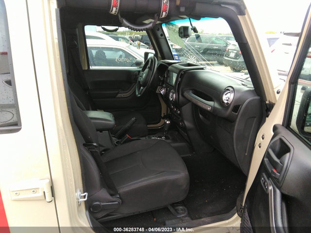 1C4BJWDGXHL668110 Jeep Wrangler Unlimited Sport