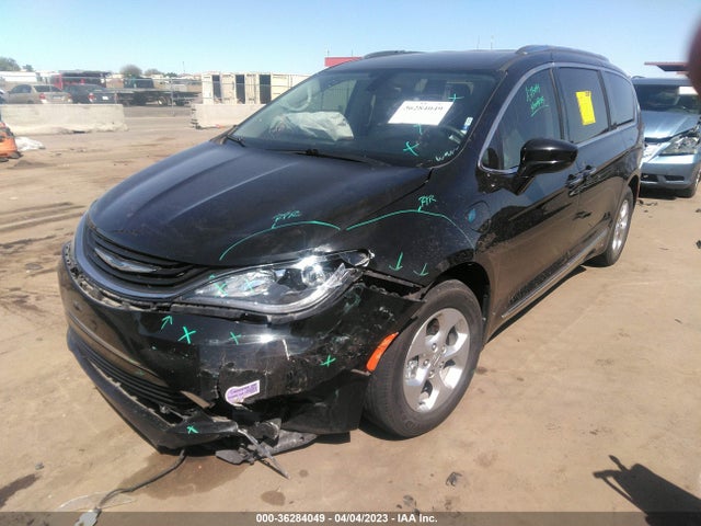 Chrysler Pacifica Hybrid Touring L 2018 2C4RC1L73JR124798 Image 2