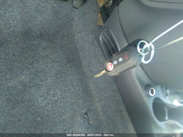 2015 Fiat 500, VIN: 3C3CFFAR0FT638714