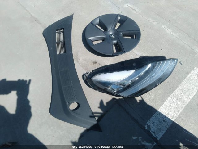 5YJ3E1EA9NF240937 Tesla MODEL 3