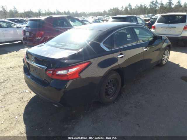 1N4AL3AP5HC478584 Nissan Altima 2.5 S