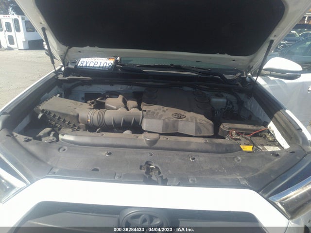 Toyota 4RUNNER SR5 2018 JTEBU5JR3J5595126 Image 11