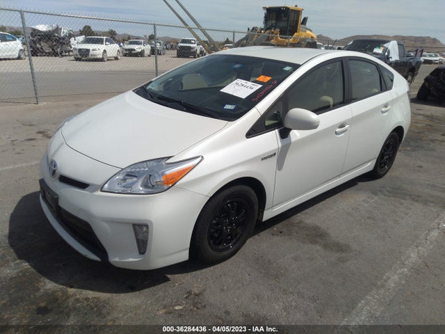 Toyota Prius Four 2015 JTDKN3DU0F0460549 Image 2