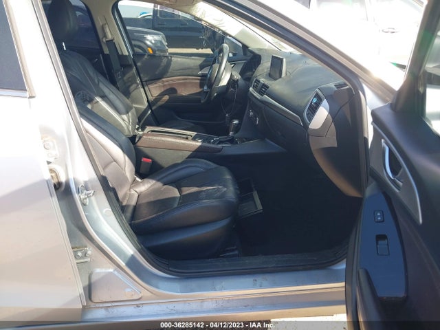 Mazda Mazda3 4-door Touring 2018 3MZBN1V34JM200068 Image 6