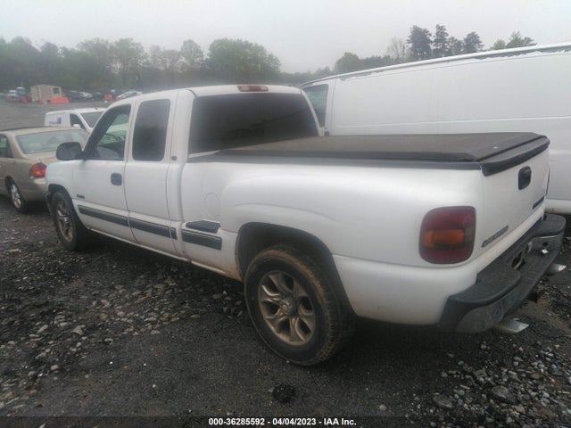 2001 CHEVROLET SILVERADO 1500 LS VIN: 2GCEC19T111326248