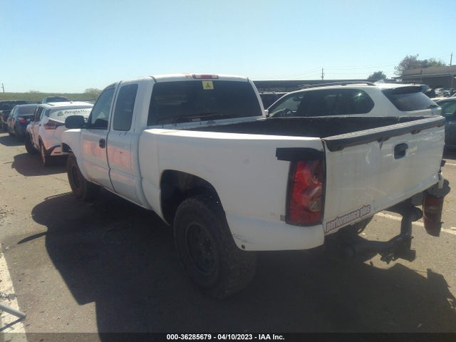 2003 CHEVROLET SILVERADO 1500 LS VIN: 2GCEC19V331112897