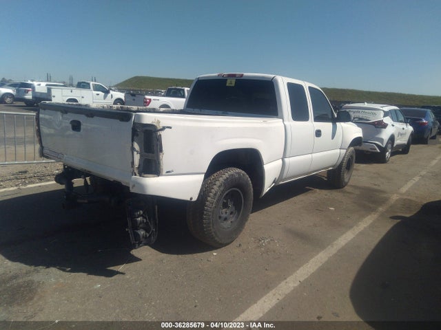 2003 CHEVROLET SILVERADO 1500 LS VIN: 2GCEC19V331112897