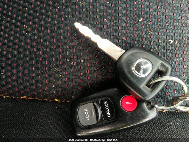 2007 MAZDA MAZDA3 S TOURING VIN: JM1BK343771600396